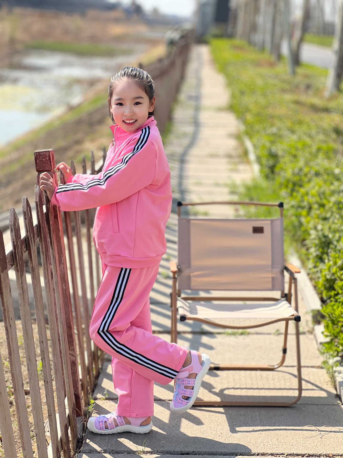 女儿敲爱的凉鞋,好看又好穿!