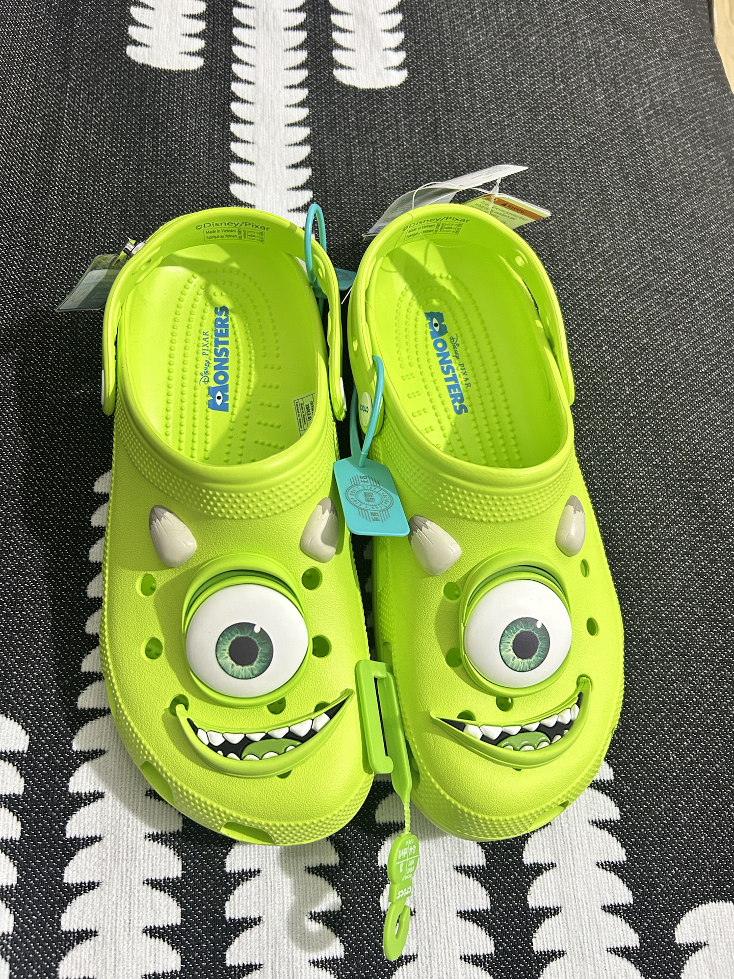 custom review-GUAISHOUDIANLIGONGSI x Crocs Classic Clog Sabo Унисекс Зеленый