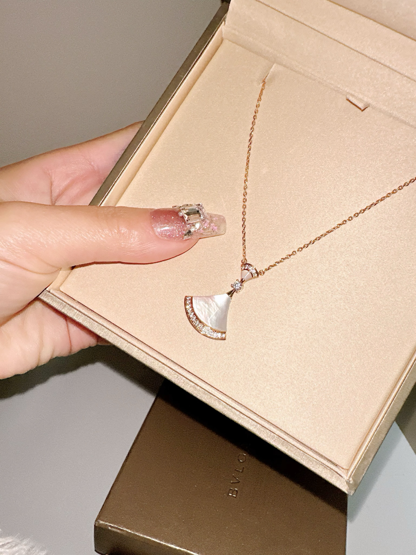 宝格丽 bvlgari裙子小扇子项链,我发誓它真的巨好看可是我只带过一次