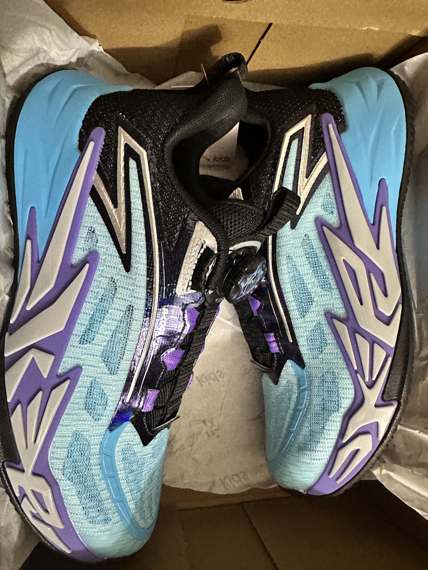 安踏水泥克星篮球鞋脚感也太好了吧