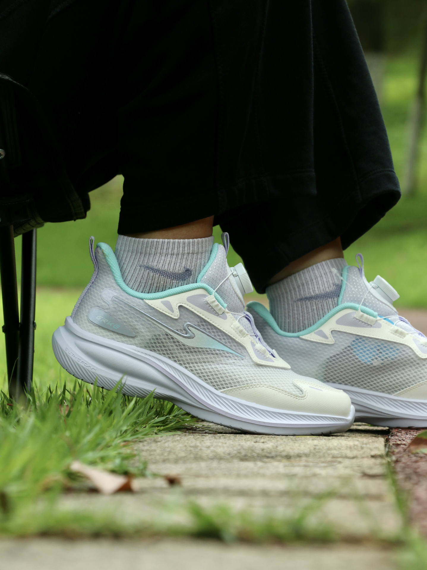 鸿星尔克惊蛰3青少年运动跑鞋🌟