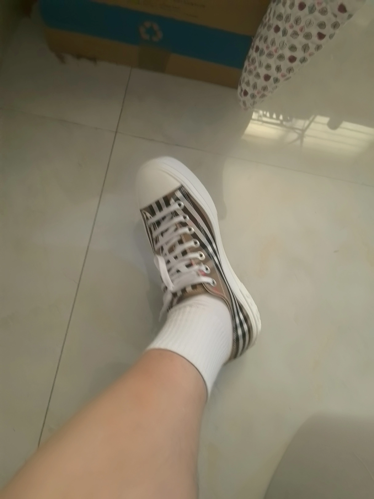 custom review-Burberry Низкие кеды Мужские Коричневые