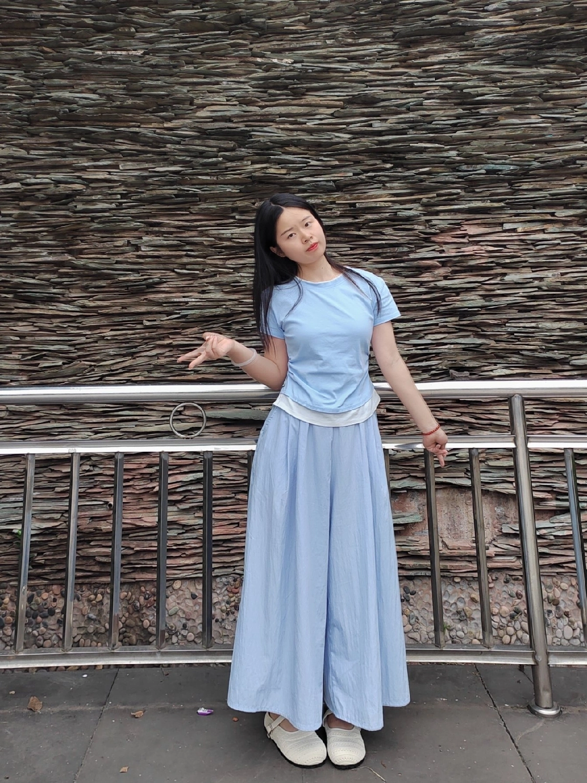 梨形身材穿搭天花板!蓝色系穿搭小心机,逆袭成超模比例!