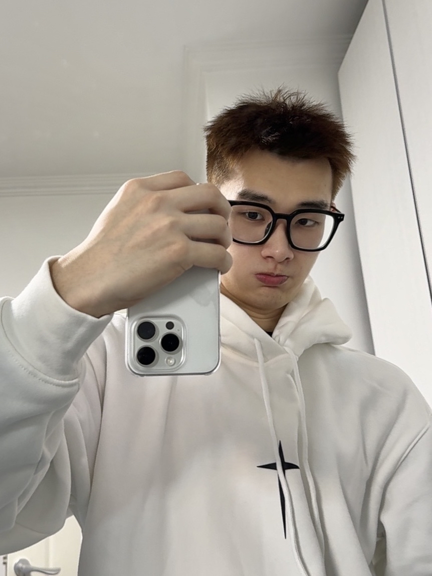 男生宝藏卫衣在家对镜自拍ootd🤳🏻🤳🏻🤳🏻