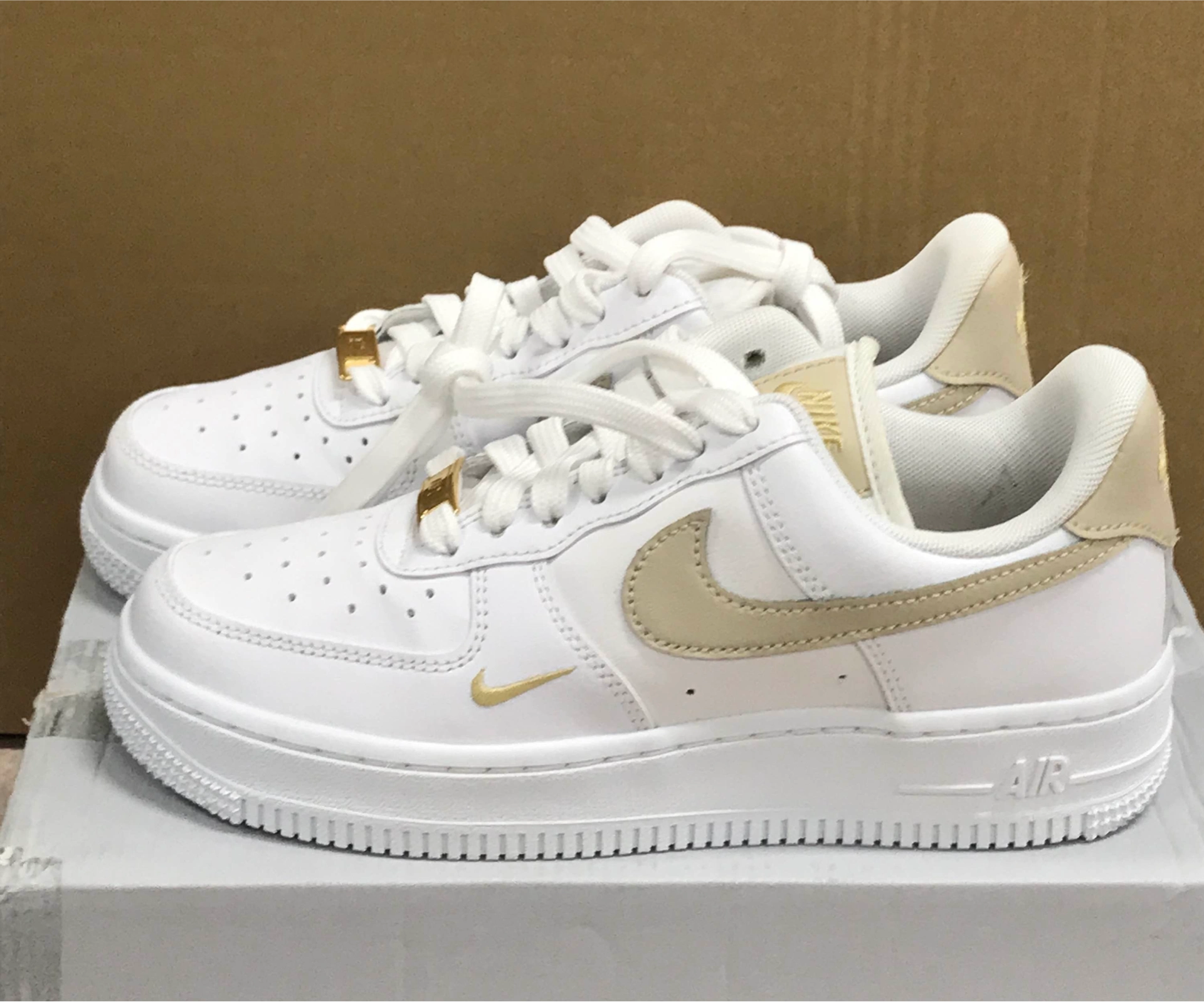 af1精致白金配色