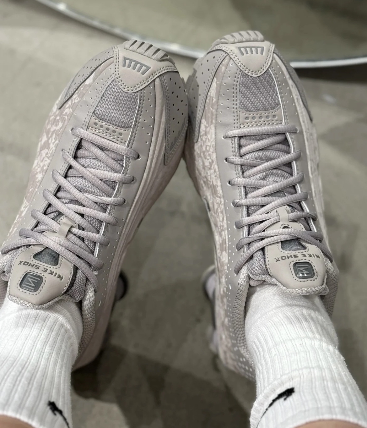 custom review-Nike Shox R4 Дышащая Поддержка Низкий Топ Повседневные Беговые Кроссовки Женские Серые