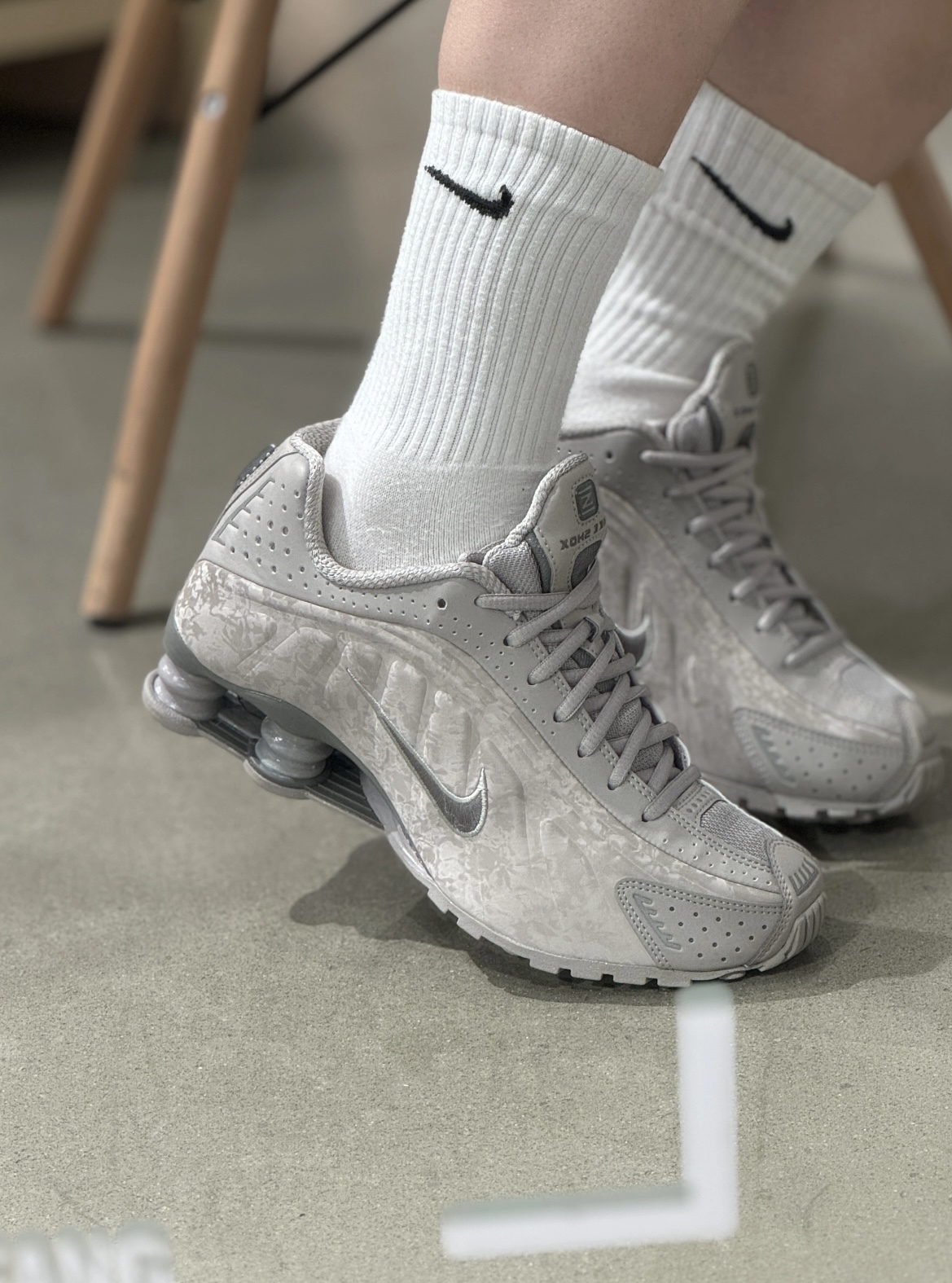 custom review-Nike Shox R4 Дышащая Поддержка Низкий Топ Повседневные Беговые Кроссовки Женские Серые