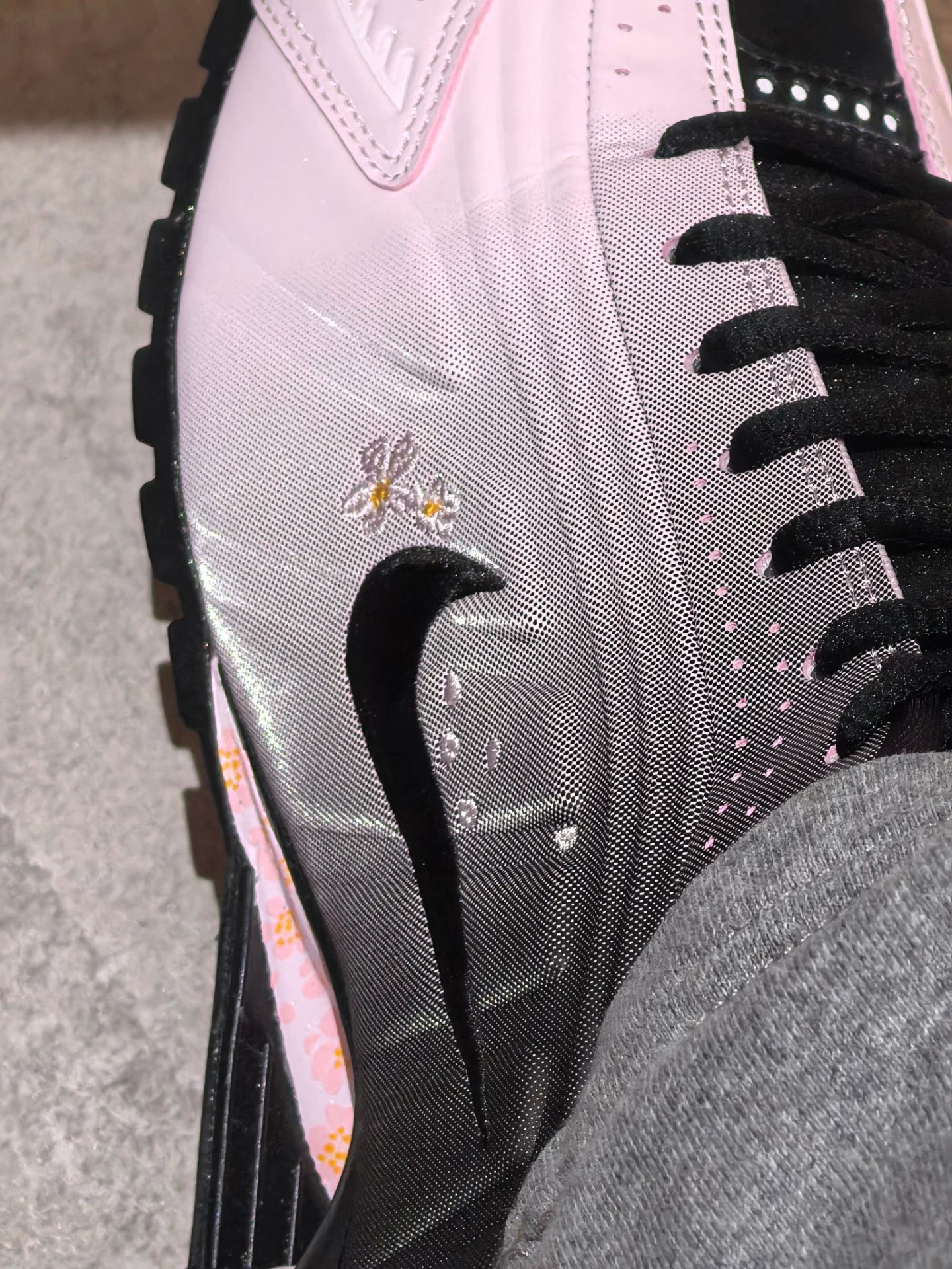 custom review-Nike Shox R4 Устойчивый к истиранию Дышащий Поддержка Отскок Низкий Топ Повседневные Беговые кроссовки Женские Черный Розовый