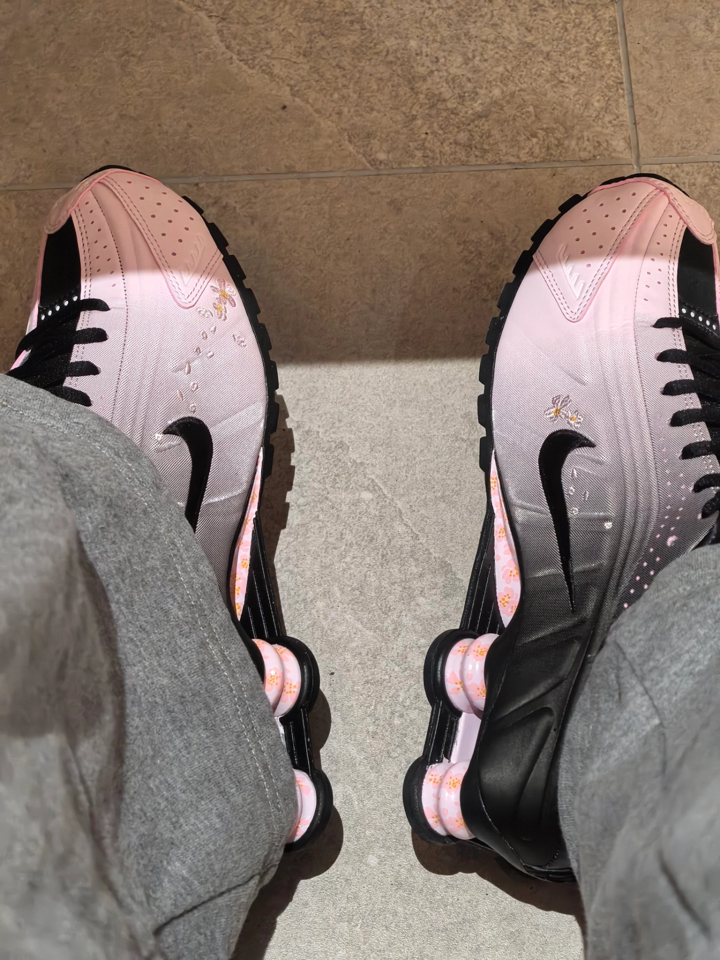 custom review-Nike Shox R4 Устойчивый к истиранию Дышащий Поддержка Отскок Низкий Топ Повседневные Беговые кроссовки Женские Черный Розовый