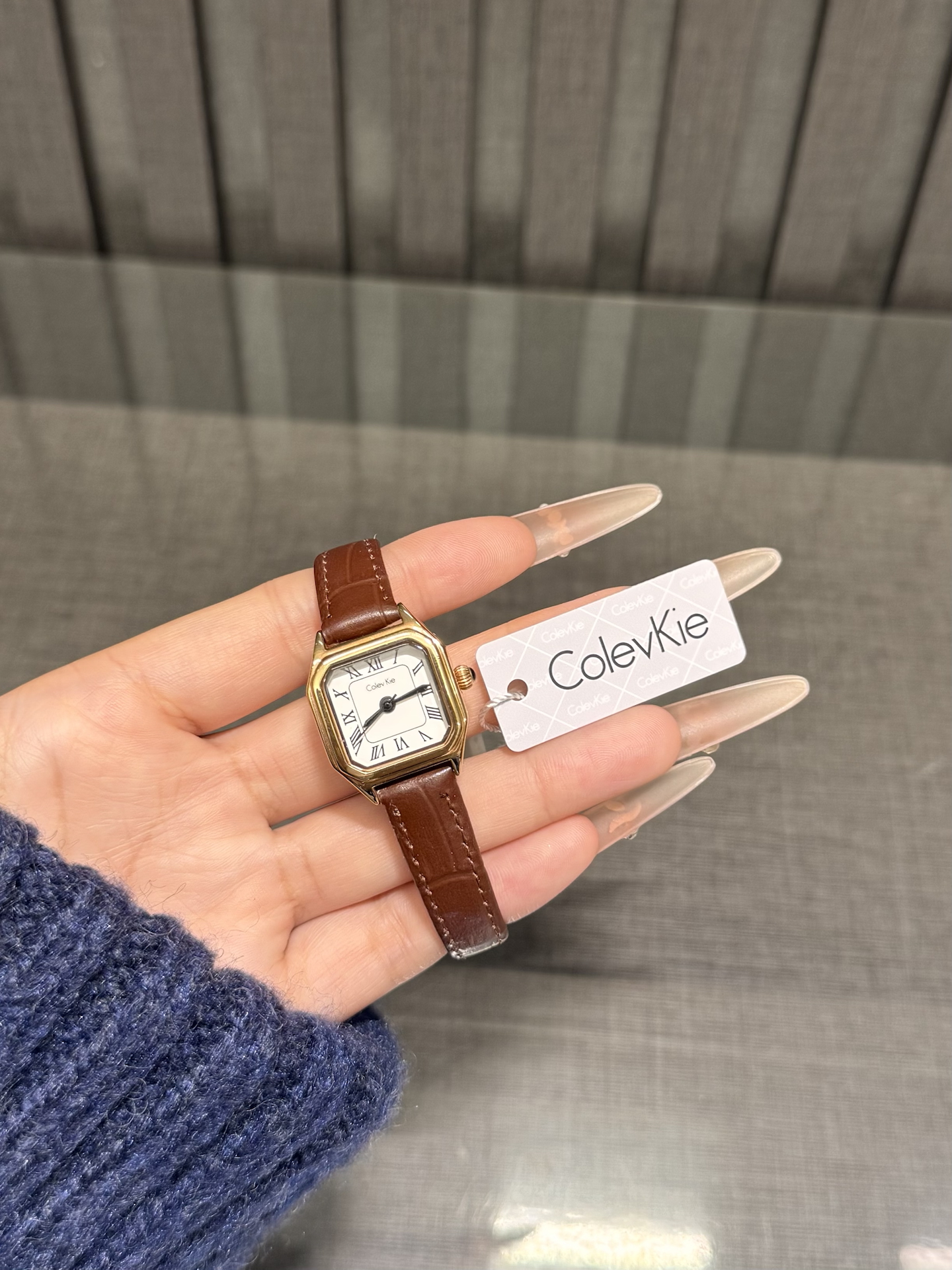 入秋戴小ck复古棕色小方表