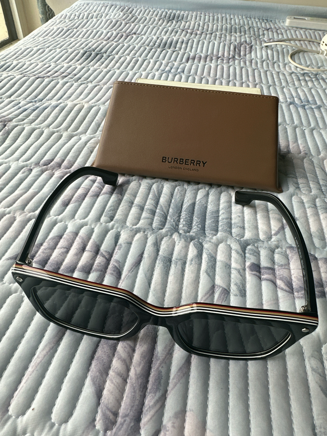 custom review-Burberry Прямоугольные Солнцезащитные очки Мужские Черные