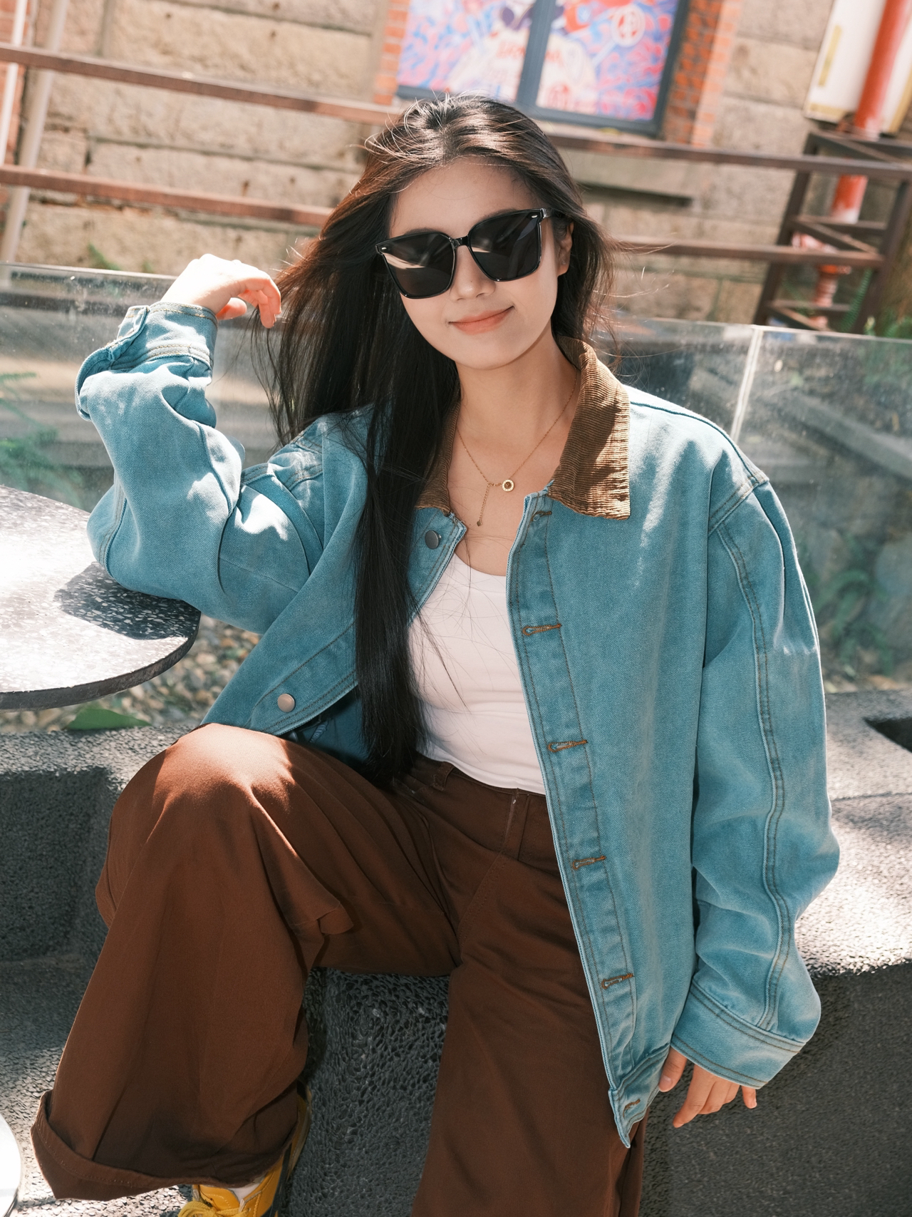 墨镜一戴谁还不是个美女了呢?