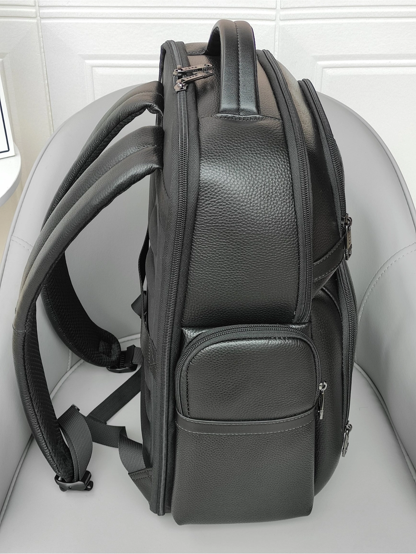 找到啦!通勤出差旅游背介个双肩包就够了!