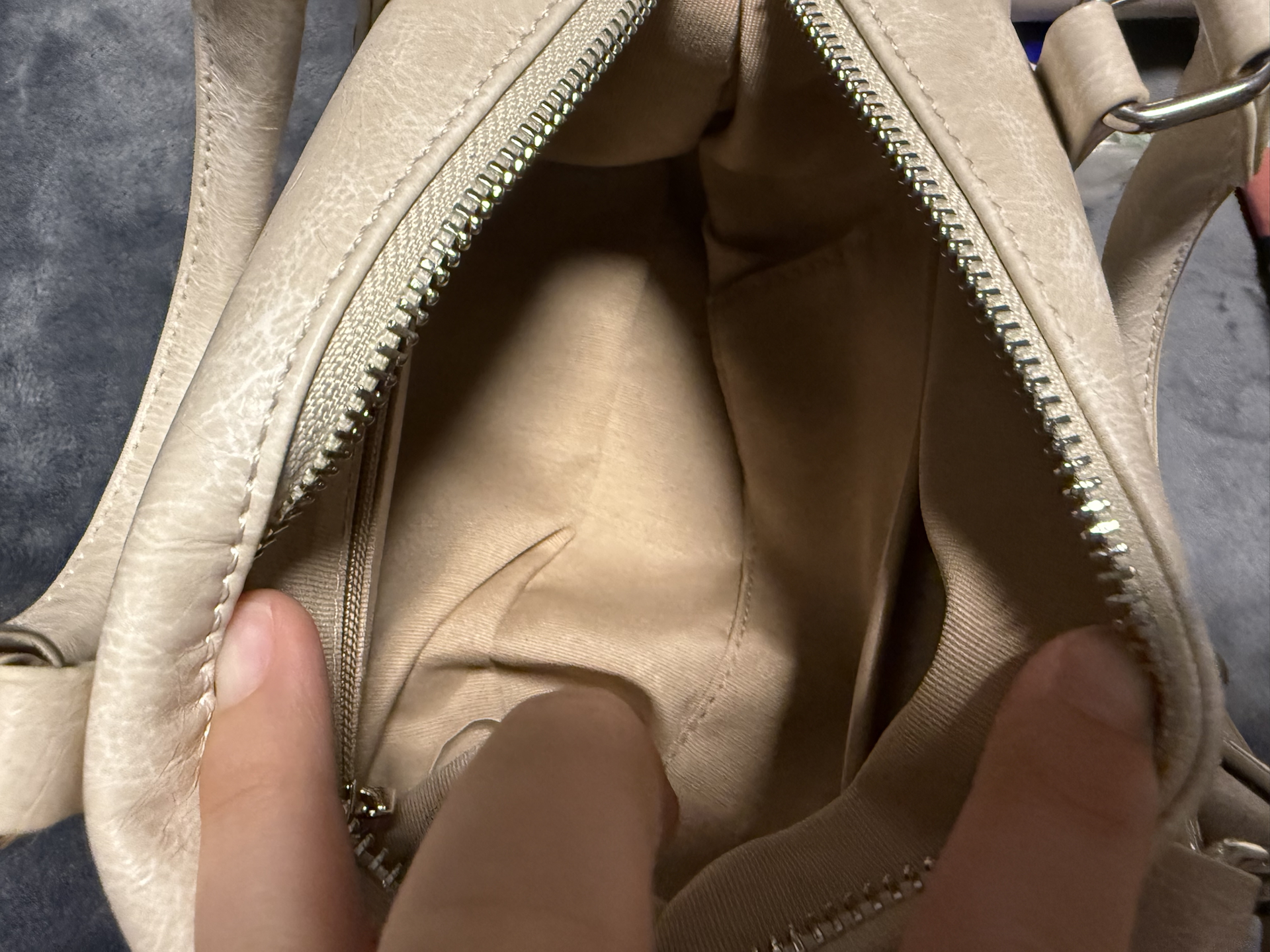 custom review-CULTIVATOR ПУ (полиуретан) Сумка через плечо Маленькая Унисекс Розовый Красный Экрю