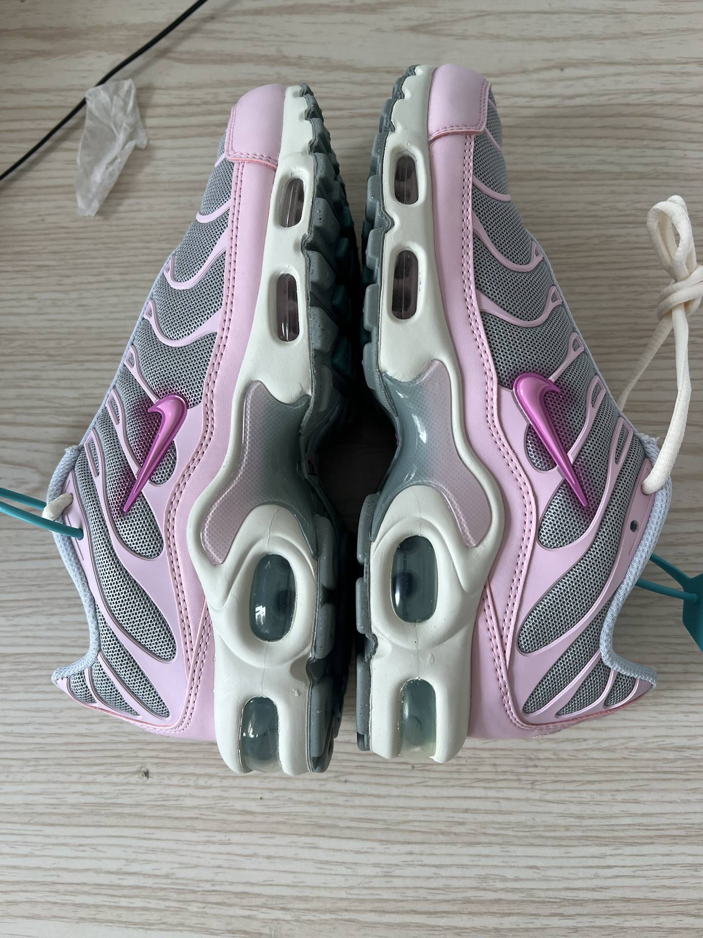 custom review-Nike Air Max Plus Амортизация Устойчивый к истиранию Дышащий Низкий Топ Повседневная Беговая Обувь Женская Серый Розовый