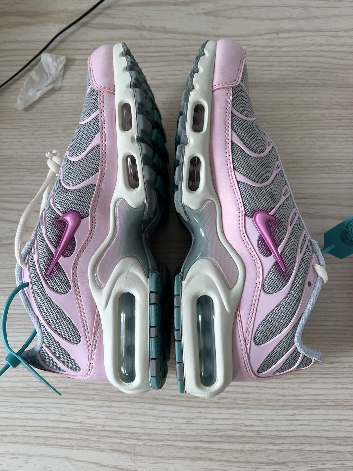 custom review-Nike Air Max Plus Амортизация Устойчивый к истиранию Дышащий Низкий Топ Повседневная Беговая Обувь Женская Серый Розовый