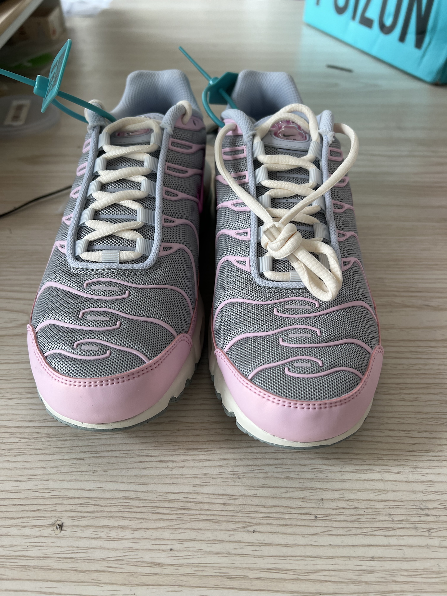 custom review-Nike Air Max Plus Амортизация Устойчивый к истиранию Дышащий Низкий Топ Повседневная Беговая Обувь Женская Серый Розовый