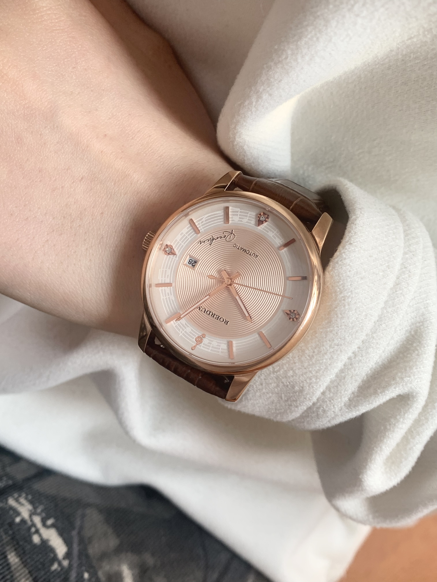 十足
日常通勤完全不会出错
情人节送男友的首选
#高级感宝藏手表合集