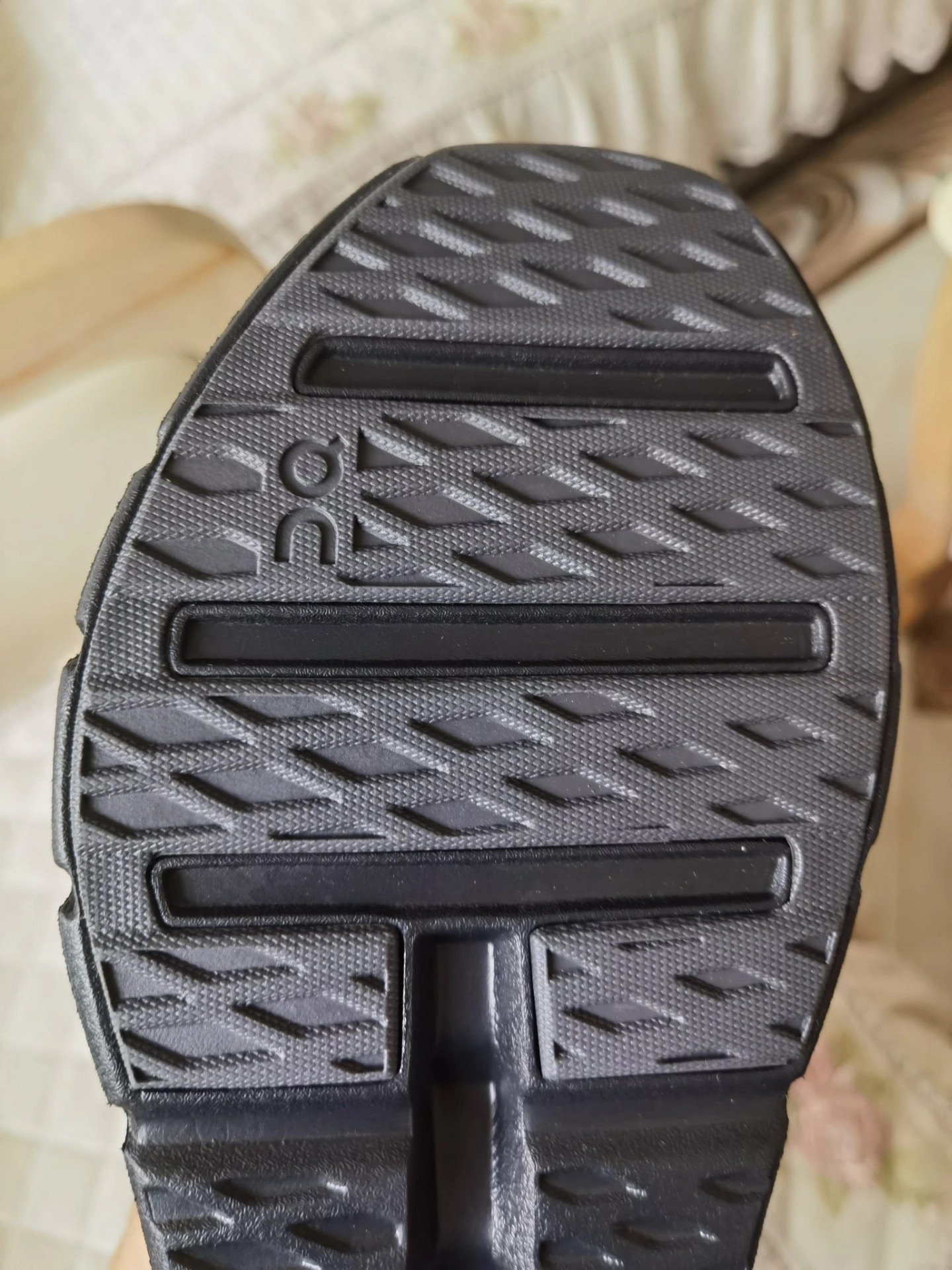 custom review-On CLOUDTILT Амортизация Низкий Топ Беговые кроссовки Мужской Черный