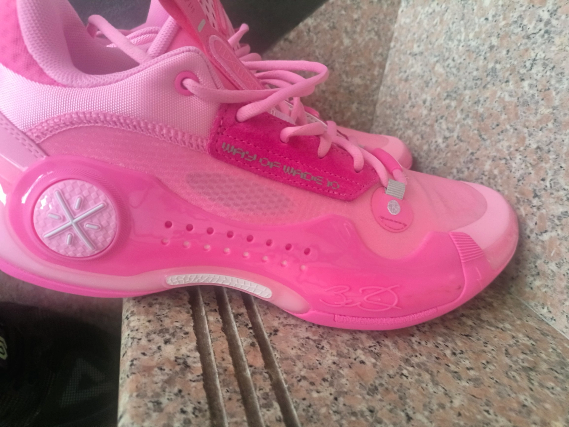 custom review-LINING WOW 10 Амортизация Износостойкие Низкие Баскетбольные Кроссовки Мужские Розовые