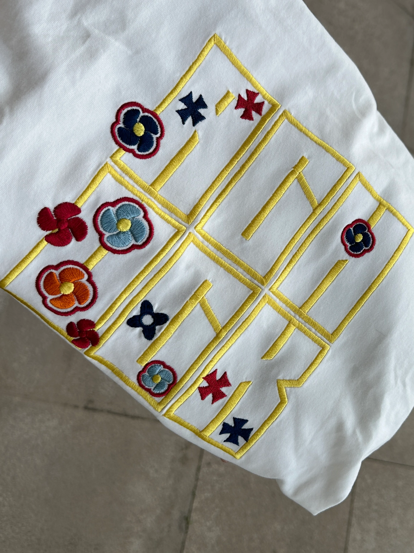 超绝情侣款刺绣t恤