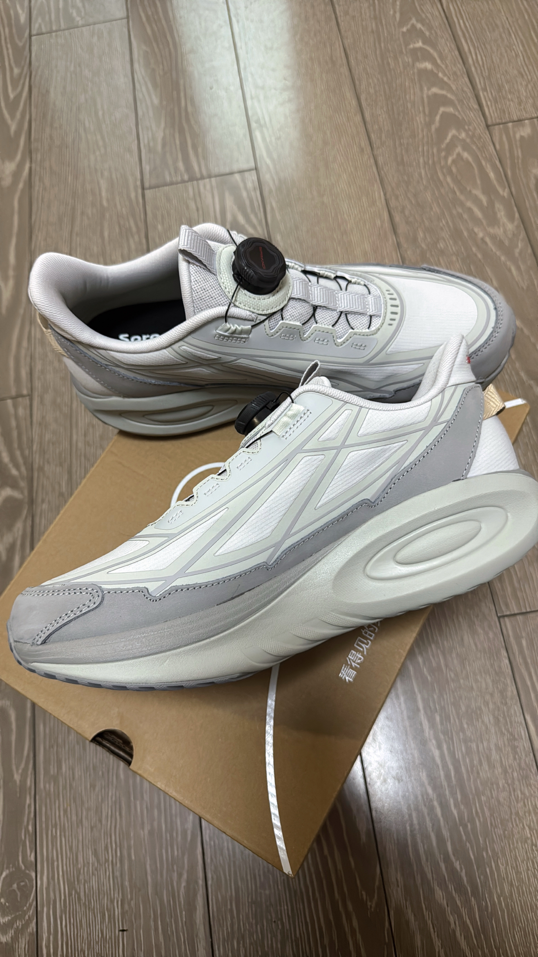 安踏子品牌斯潘迪运动鞋开箱