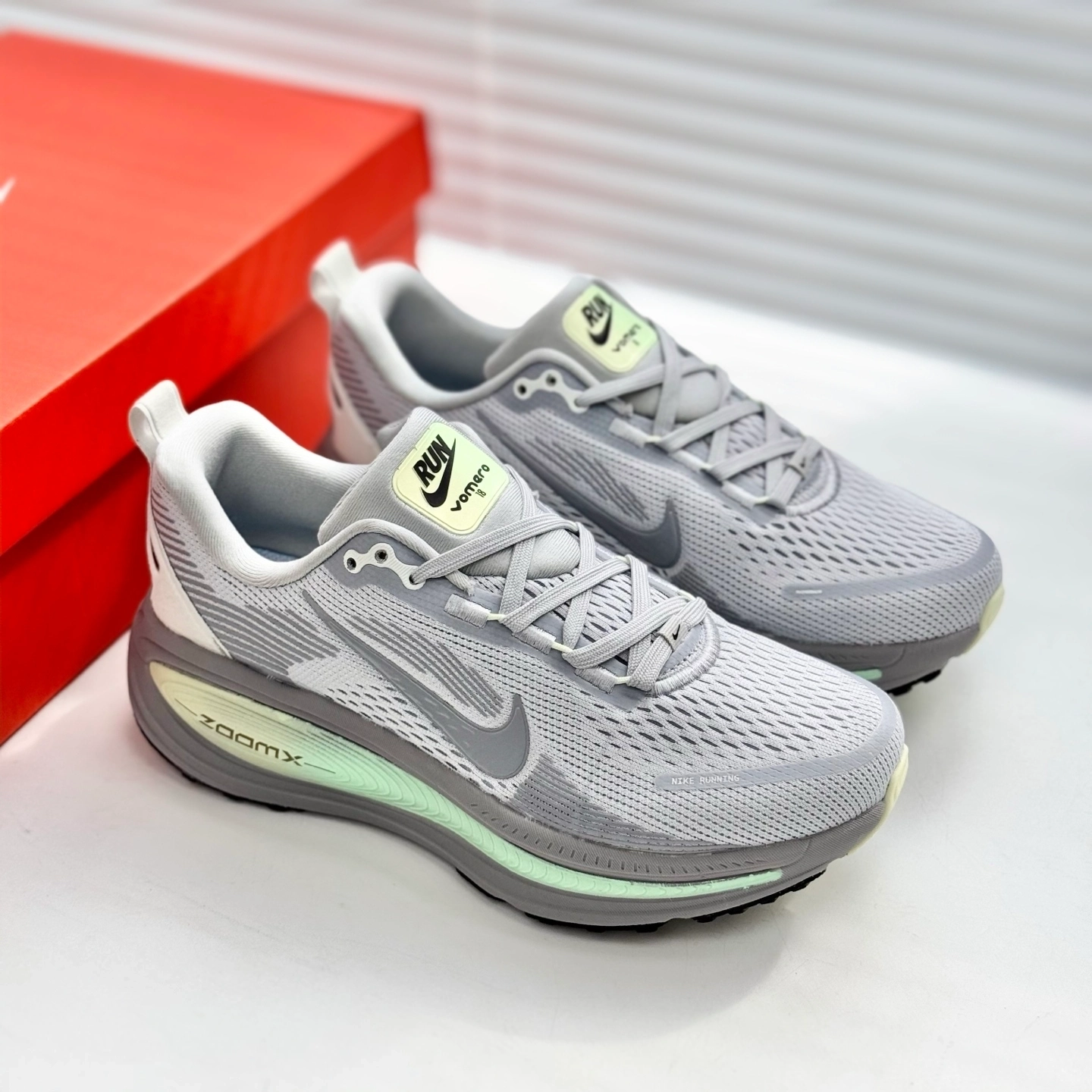 最近入手了nk登月18代这双鞋,真的太满意了!