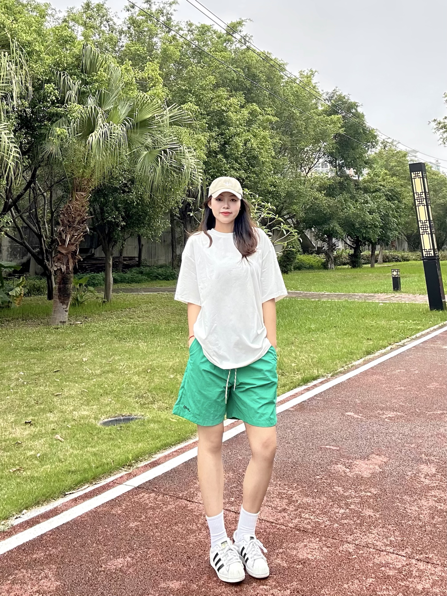 175 132微胖大骨架女生夏日多巴胺极简穿搭