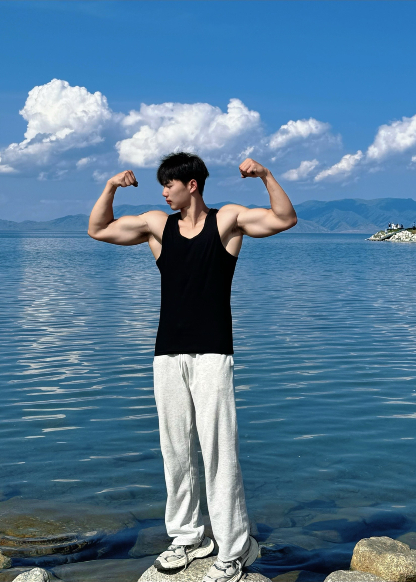 男生初夏ootd #赛里木湖拍照姿势 #男孩子的夏季穿搭 #少年感夏日