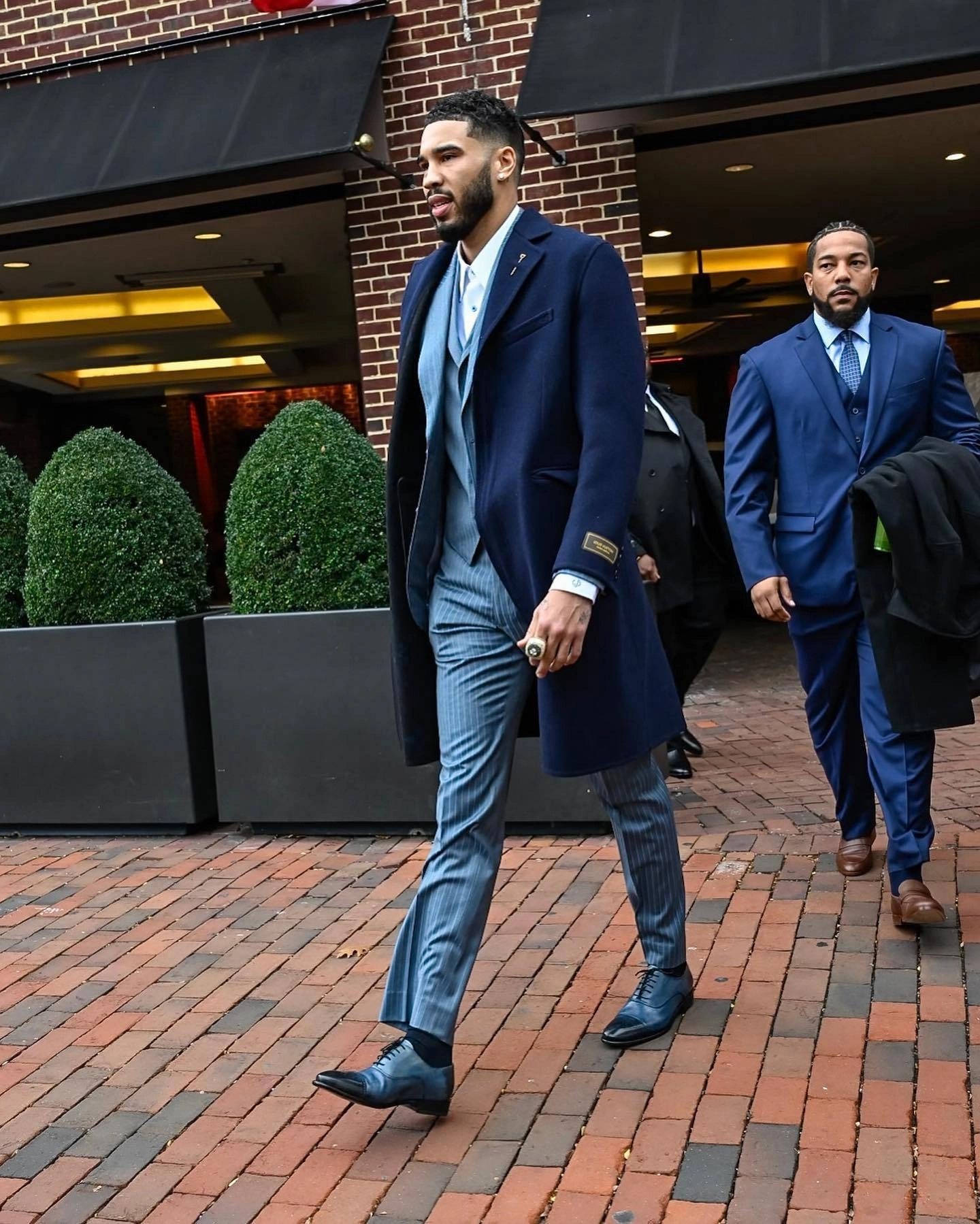 鸭王的大衣很不错哦🤔
#nba球员今日穿搭 #穿搭nba球星穿搭 #nba