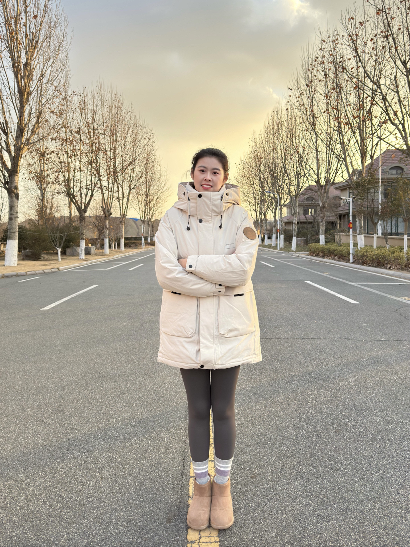 冬季韩系白色羽绒服穿搭