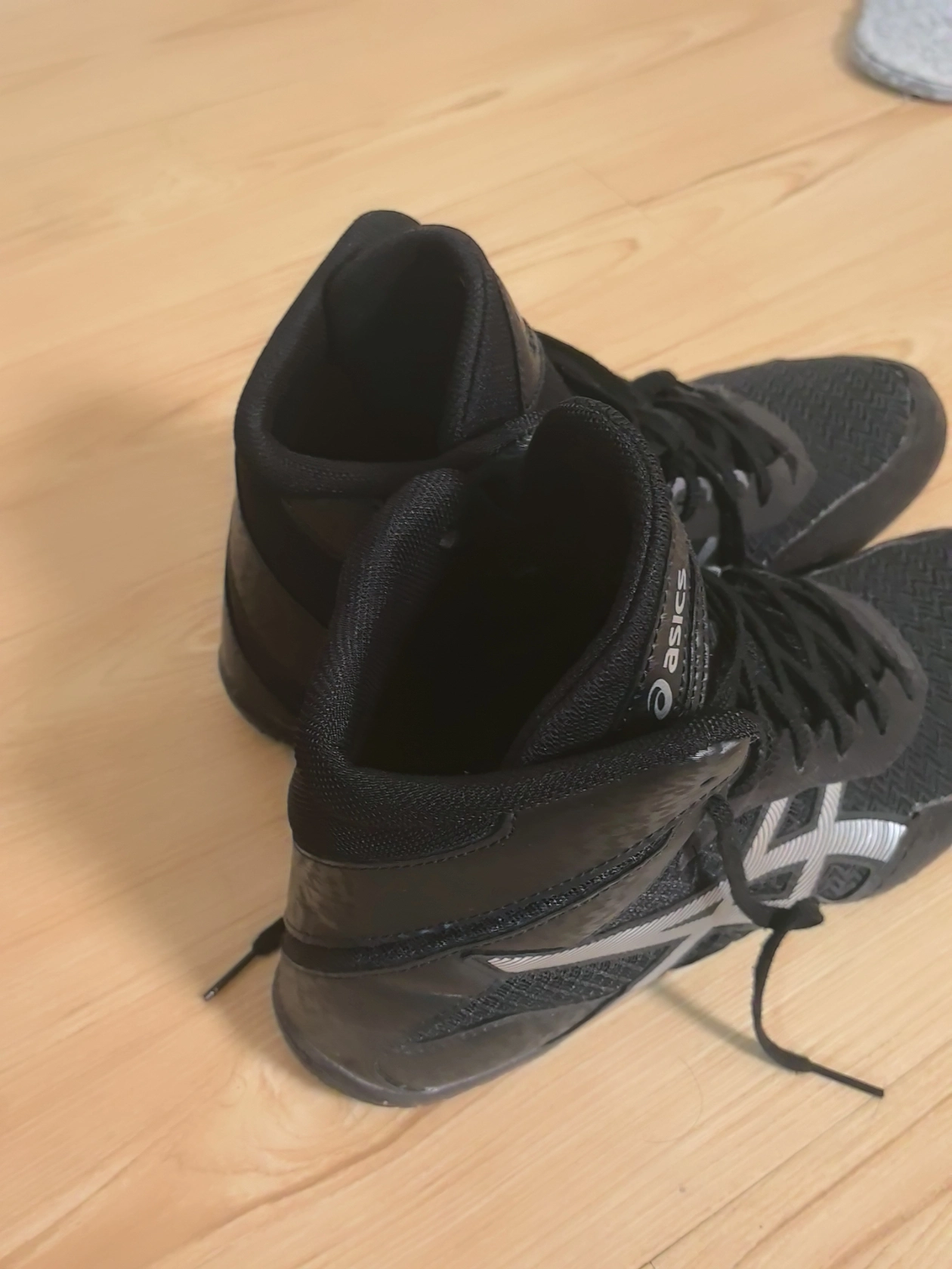 custom review-ASICS Matcontrol 3 Амортизация Износостойкие Высокие Кроссовки для тренировок Мужские Черно-белые