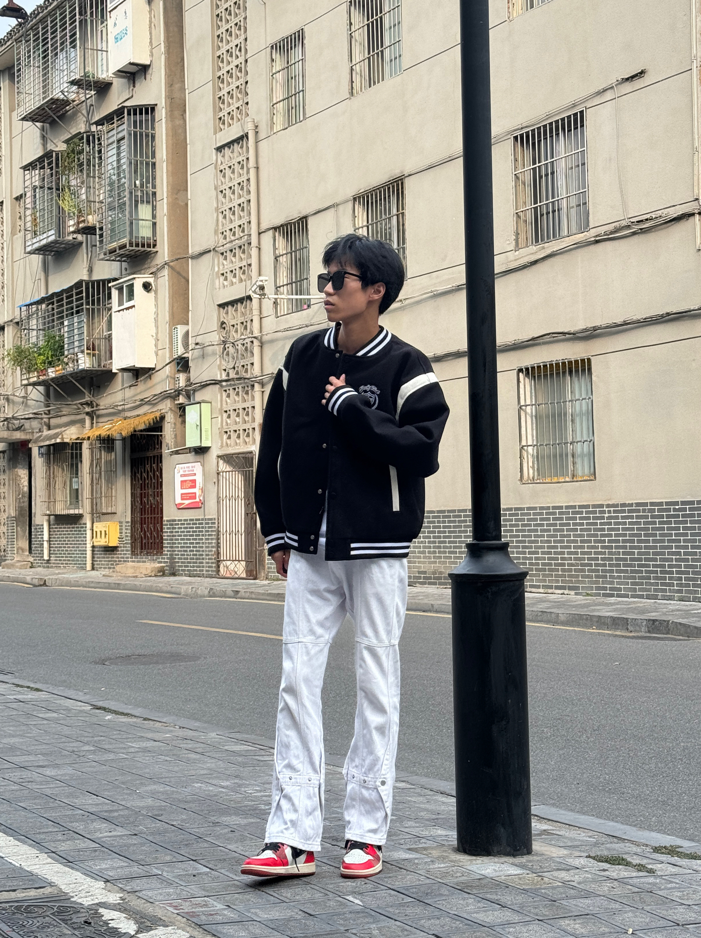 谁懂棒球服的街头美式感呀
黑白配色,搭配前胸logo设计,简约时尚
户外