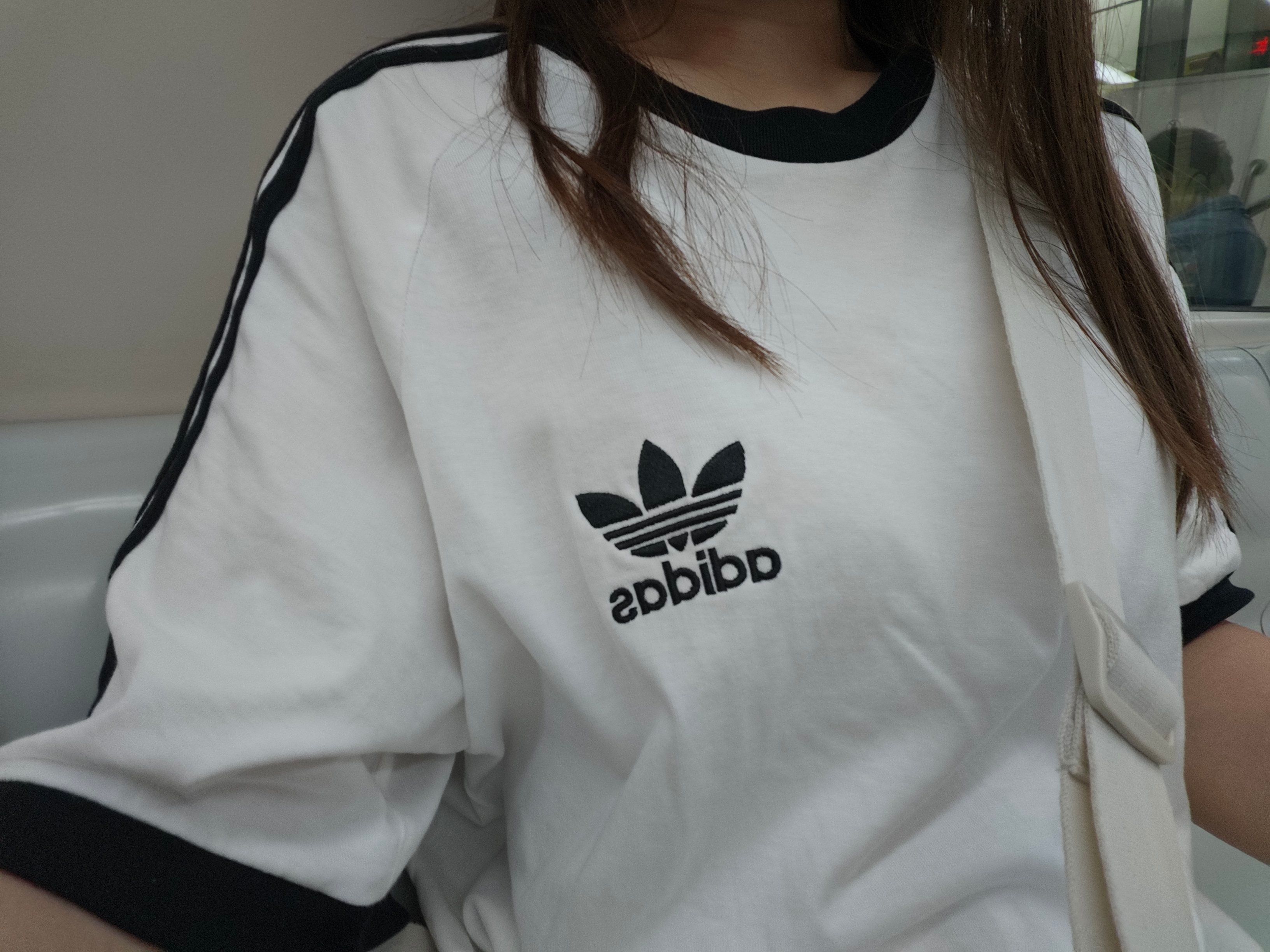 阿迪达斯短袖穿搭分享