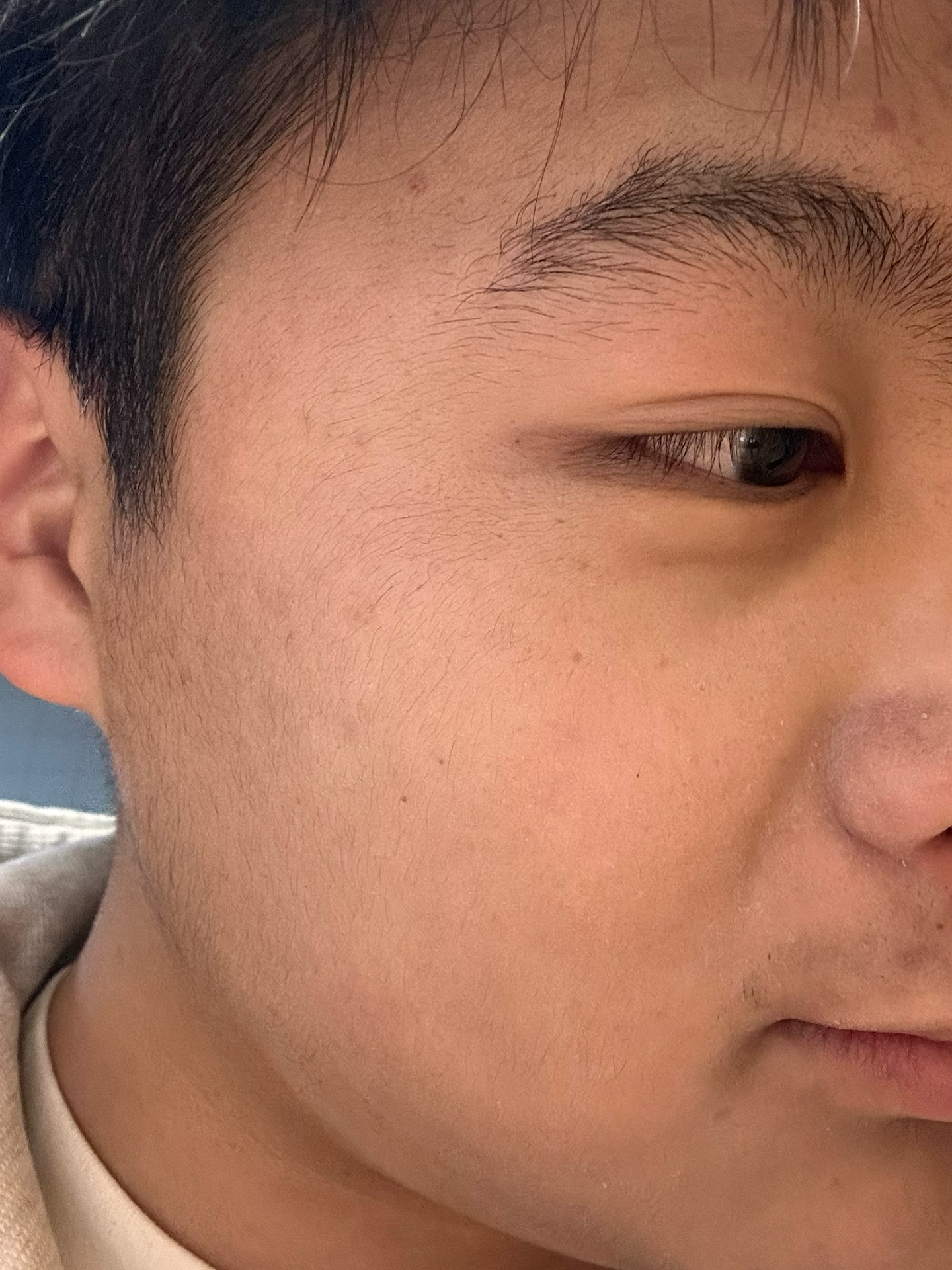 我可太懂很多男生想化妆
又害怕下手过重的焦虑
这个时候,我的素颜霜