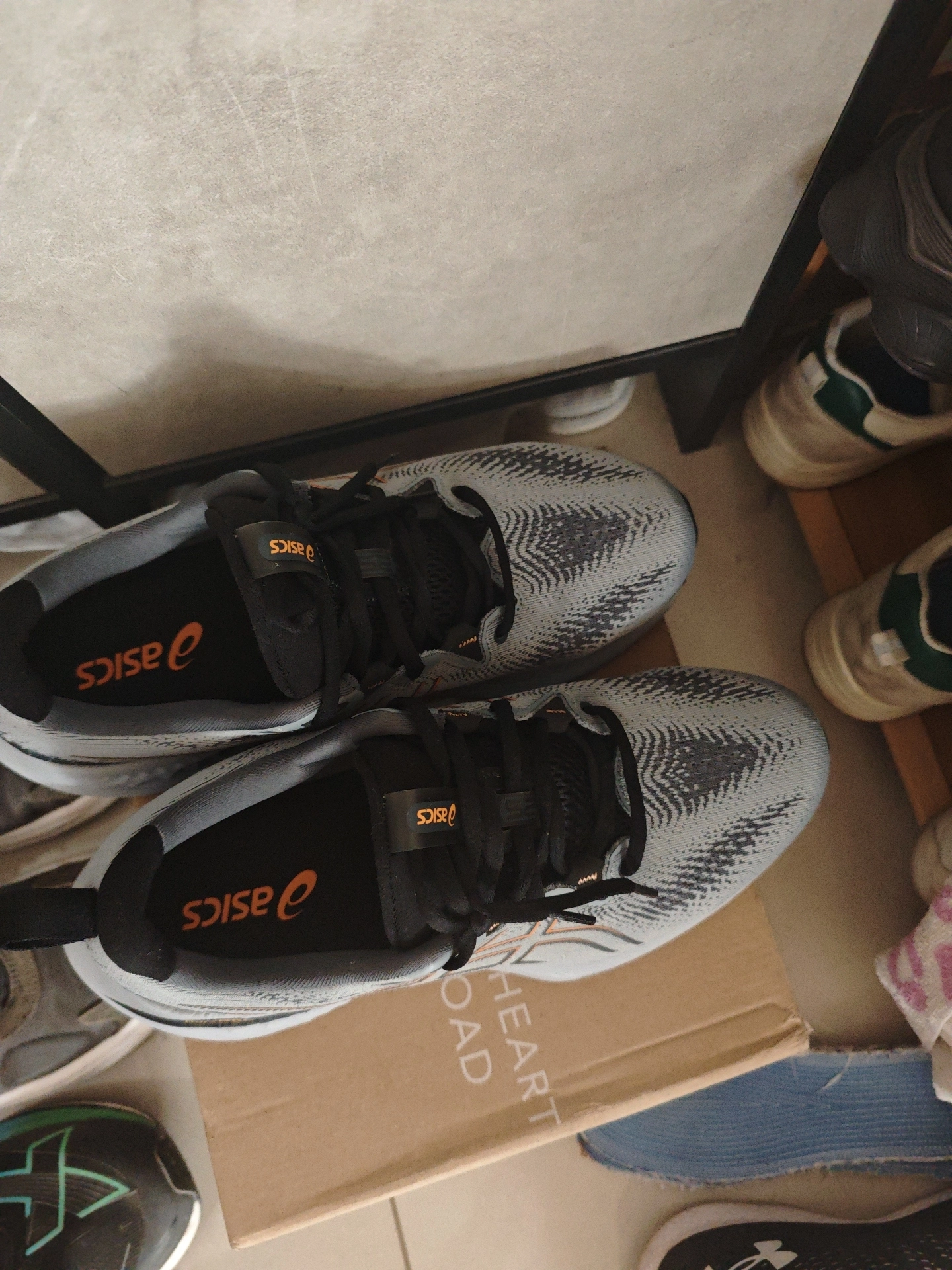 custom review-ASICS Гель CUMULUS 25 Поддержка Ткань Низкий Верх Беговые кроссовки Мужские Серый Черный