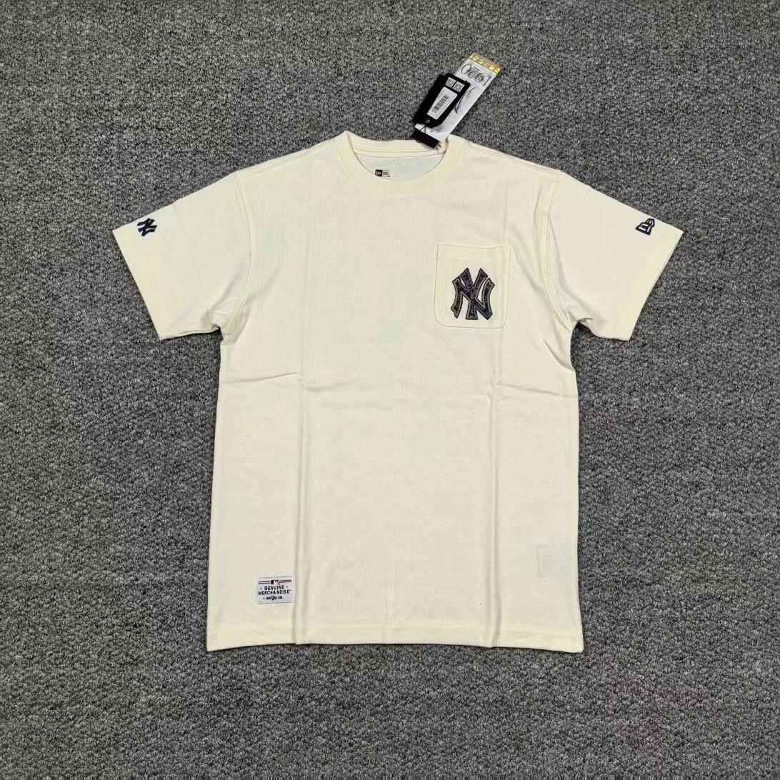 我宣布这是我见过最好看的米白色t恤!