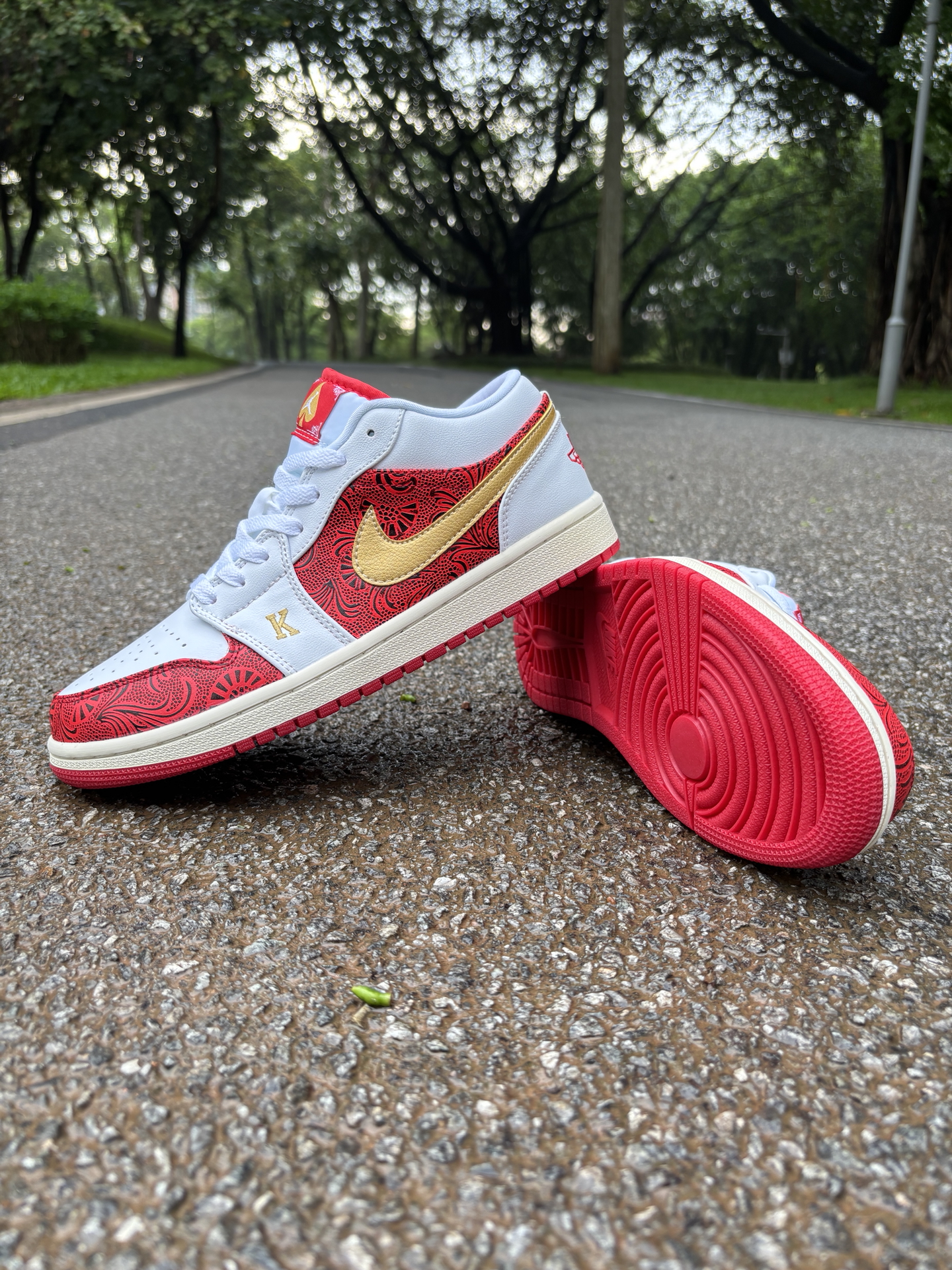 aj1 low 白红金扑克 走的就是范儿/但难驾驭!