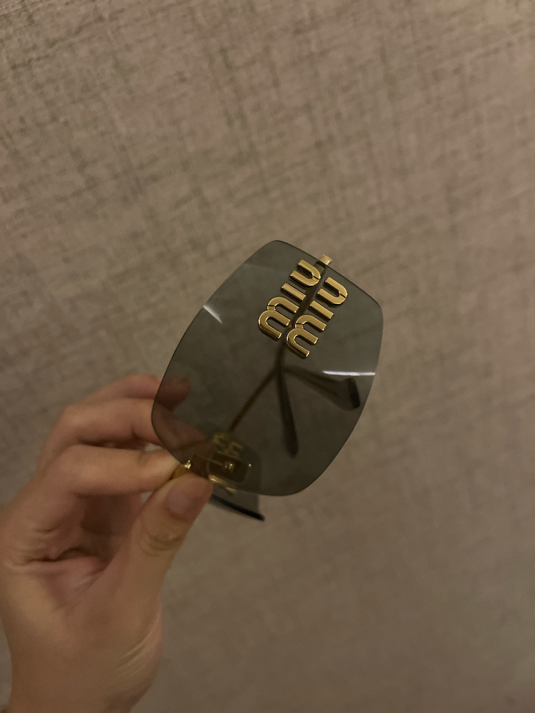 custom review-MIU MIU Сплав Нерегулярная форма Солнцезащитные очки Женские Золото