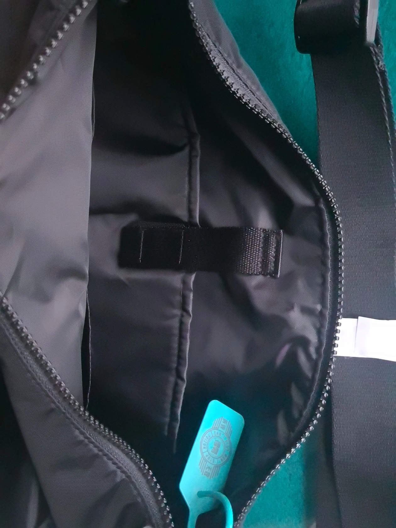 custom review-UNIQLO Полиамид Кросс-боди Сумка Стандартная Унисекс Черная