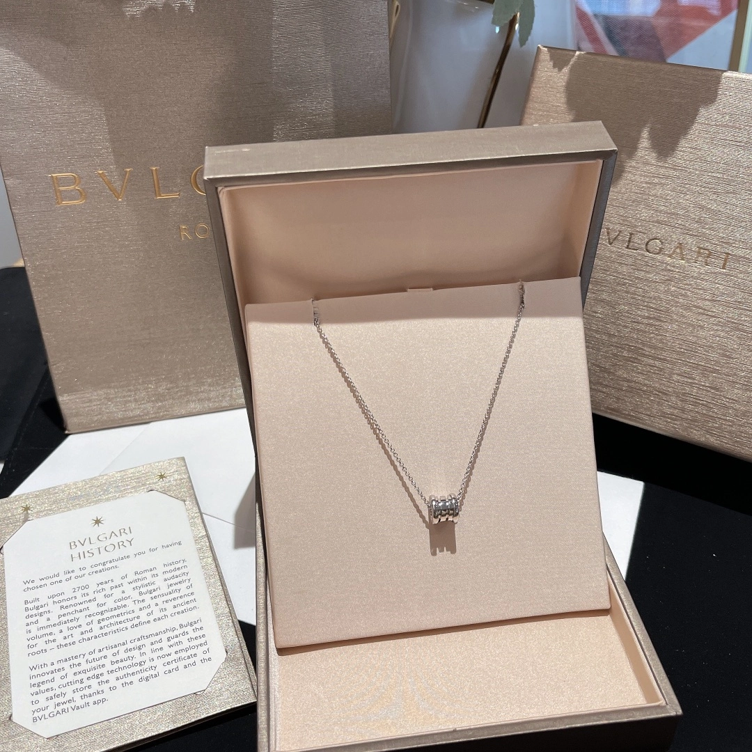 真的超爱这个小蛮腰项链 #宝格丽种草项链 #宝藏项链种草 #吊坠牢物