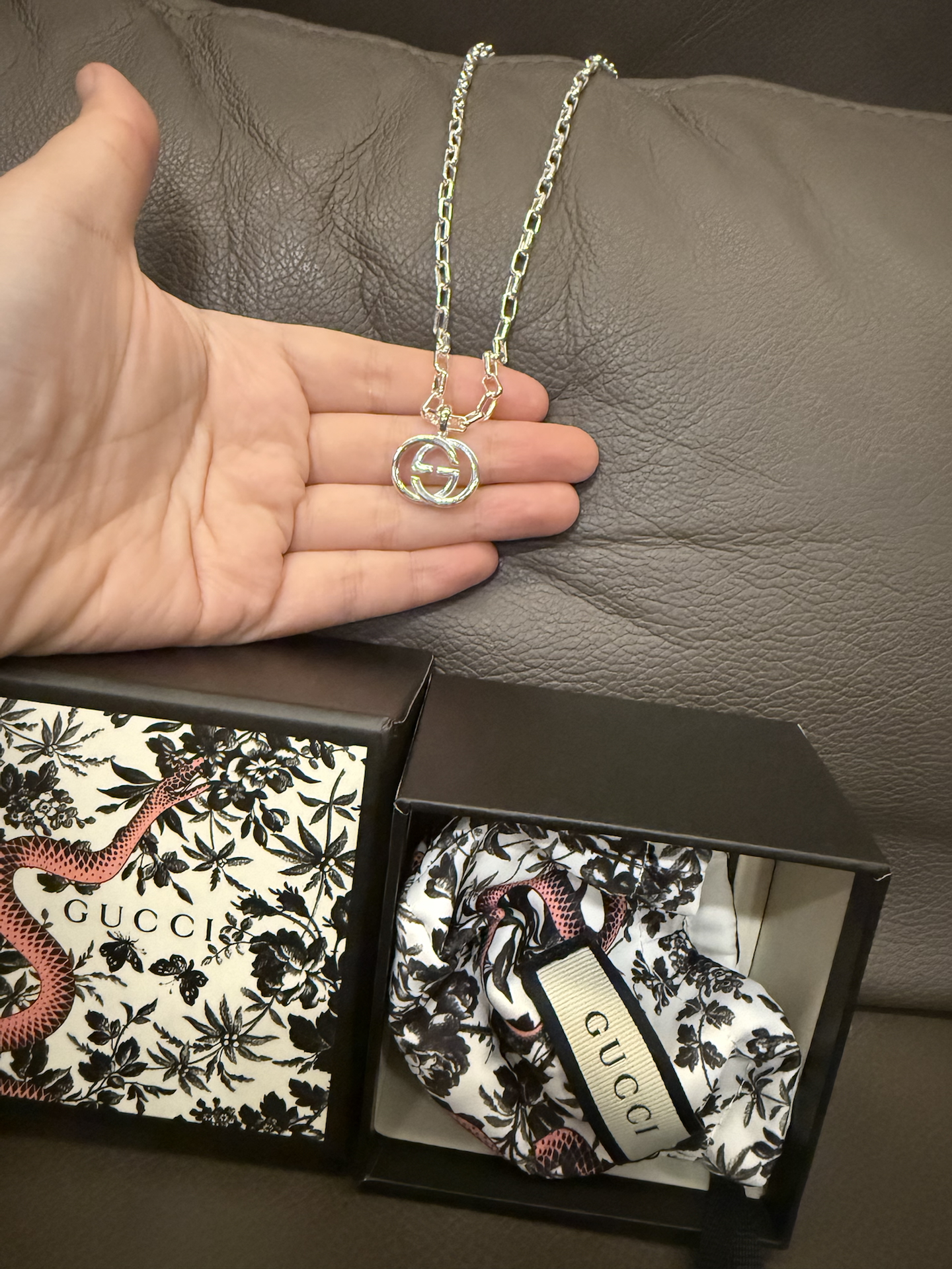 gucci双g银项链上身实测!复古大吊坠男生戴超有范儿"