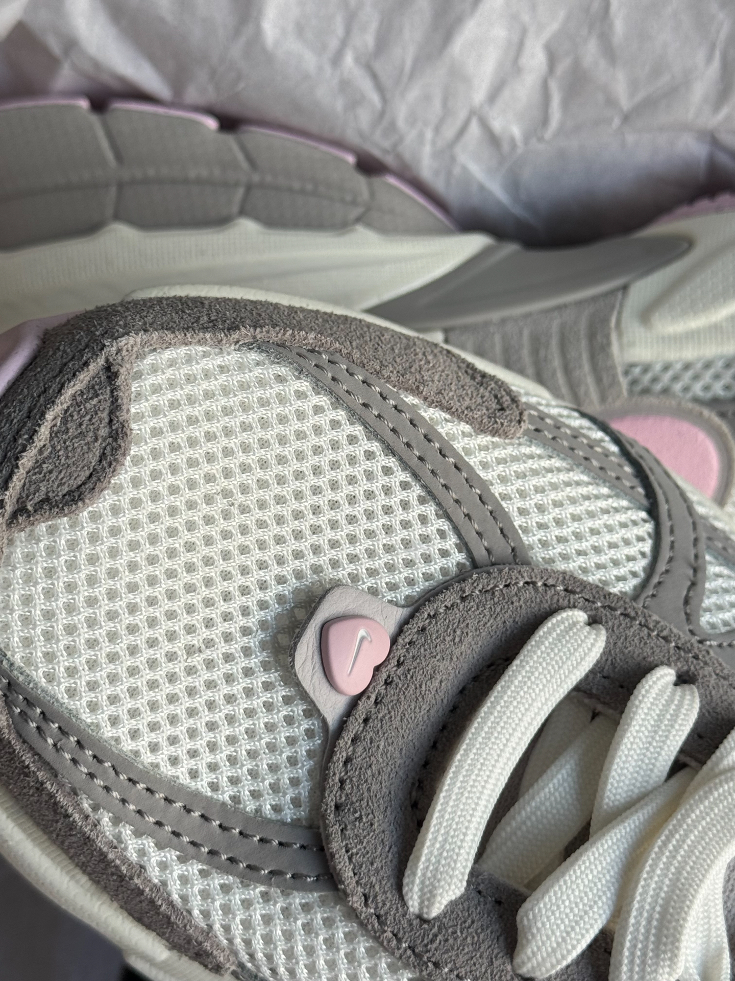 custom review-Nike V2K Run Slip-resistant Abrasion-resistant Low Top Беговые кроссовки Женские Белый Серый Розовый