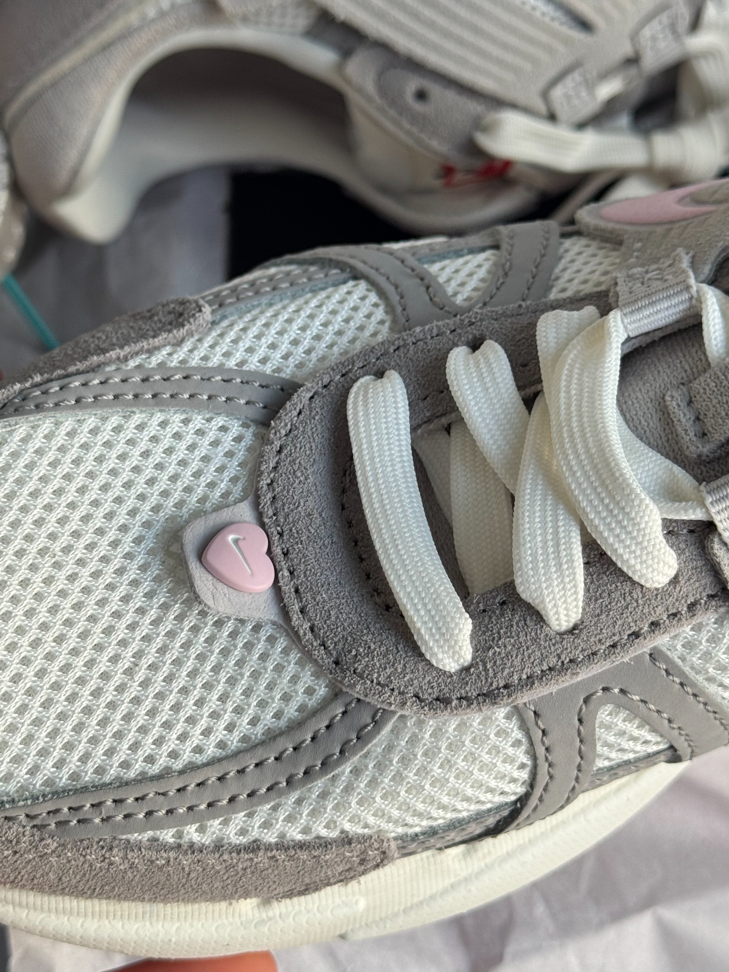 custom review-Nike V2K Run Slip-resistant Abrasion-resistant Low Top Беговые кроссовки Женские Белый Серый Розовый