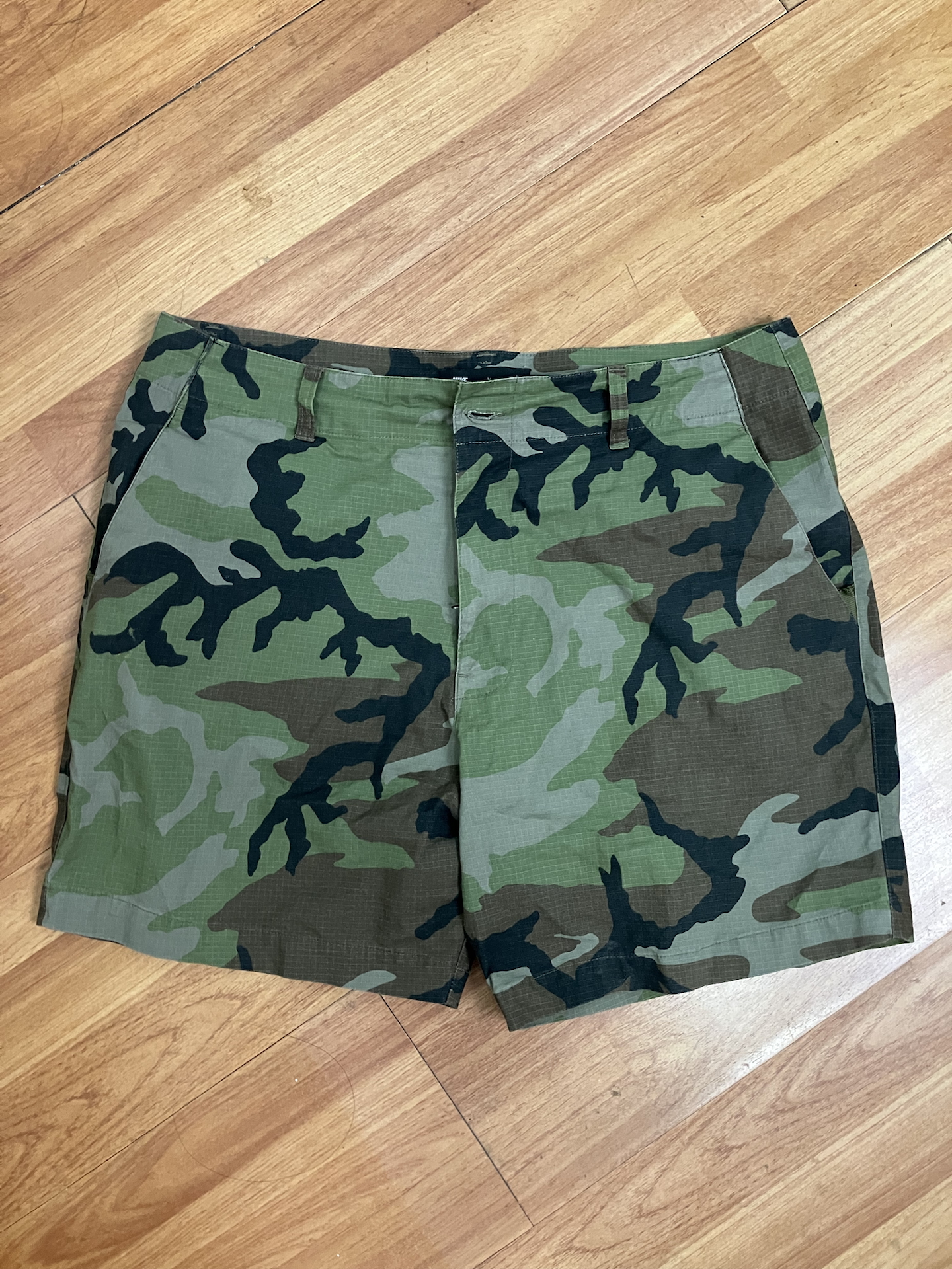 nike百搭迷彩短裤