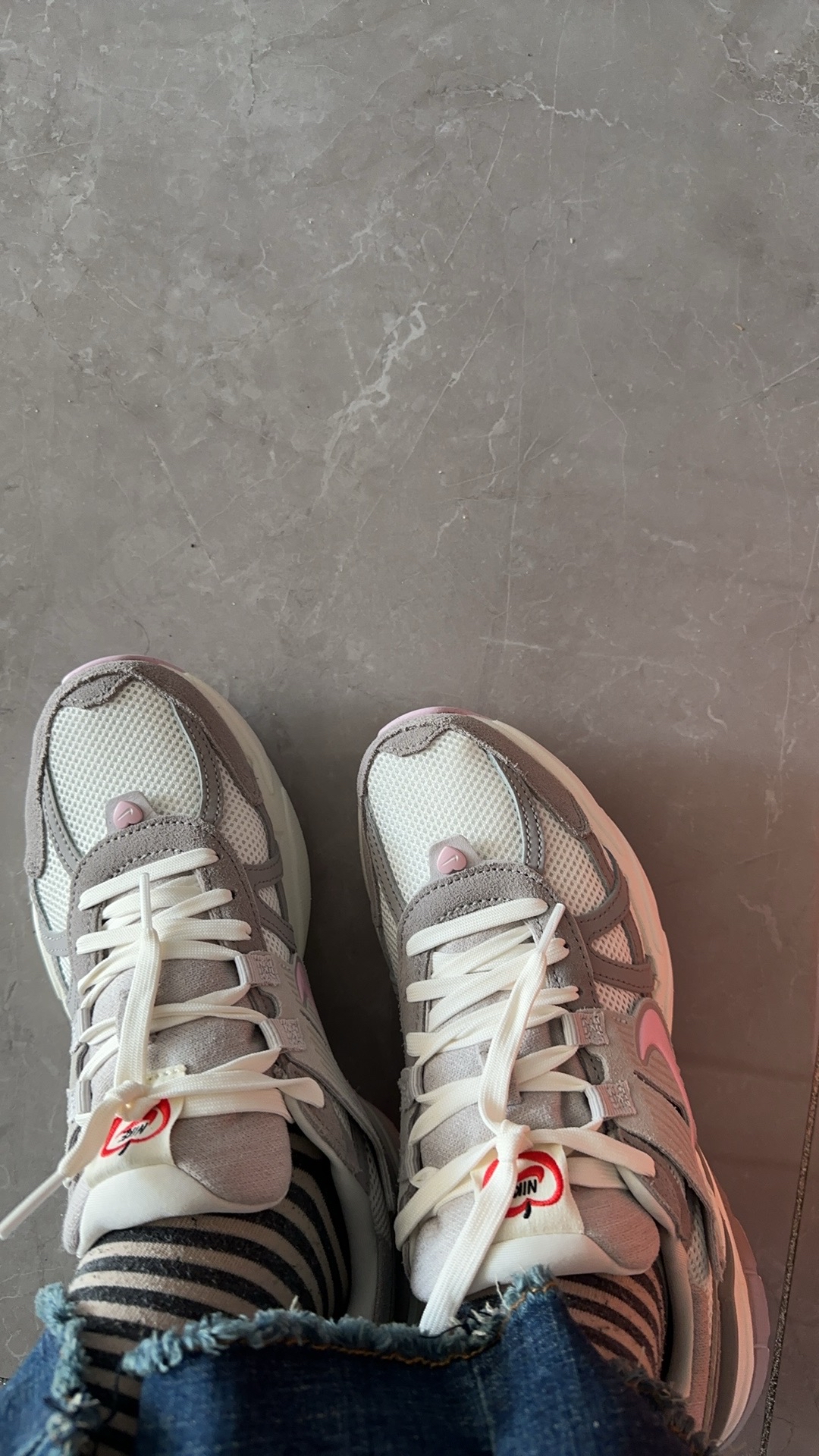 custom review-Nike V2K Run Slip-resistant Abrasion-resistant Low Top Беговые кроссовки Женские Белый Серый Розовый