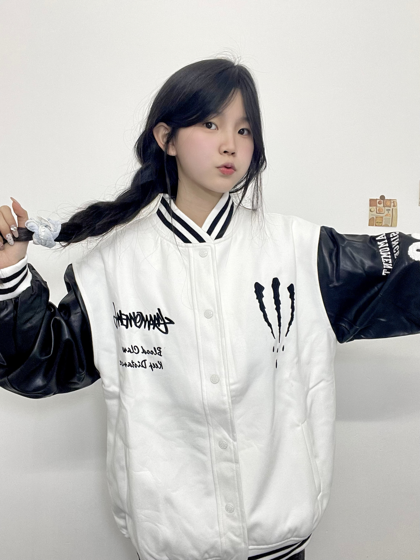 黑白拼色棒球服