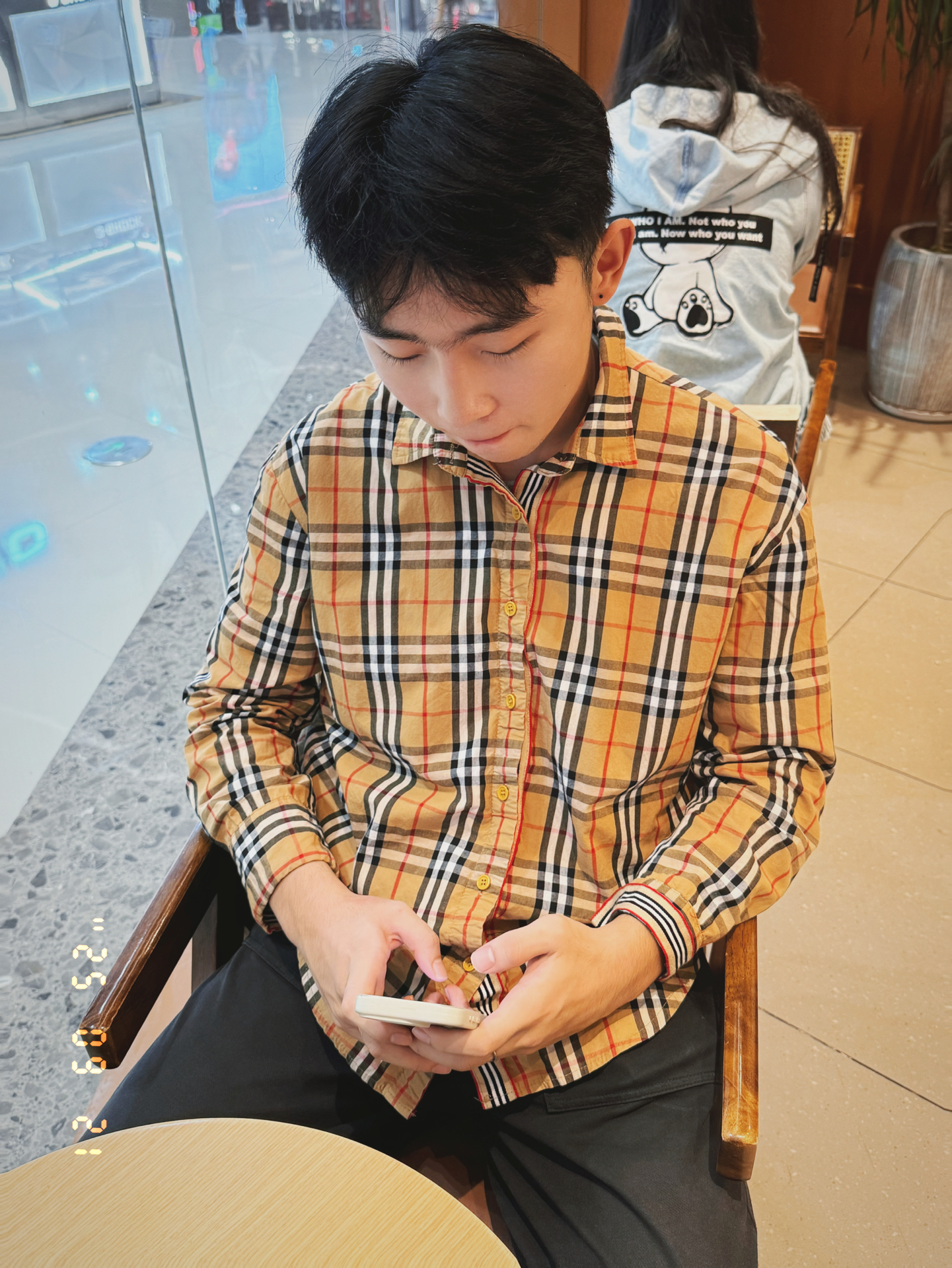 经典格纹男士衬衫,宽松透气,日常穿搭不违和