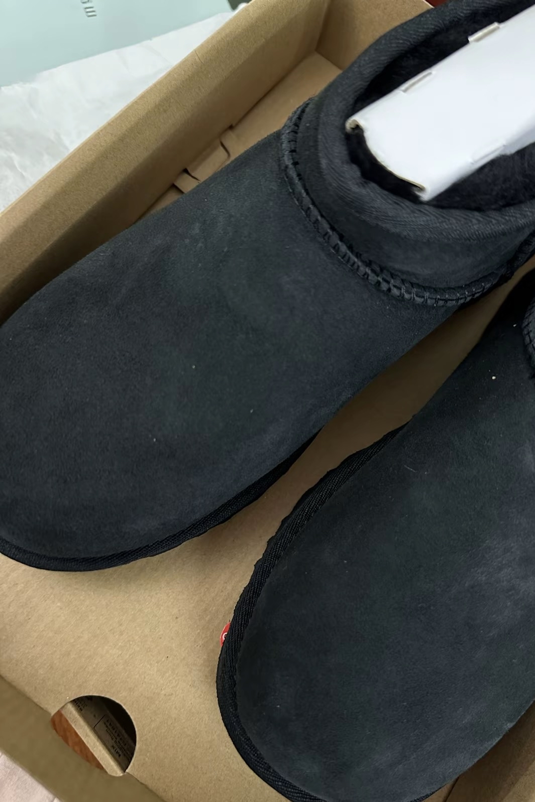 custom review-UGG CLASSIC ULTRA MINI Термические ботинки для снега женские черные длина до щиколотки (размер в длину)