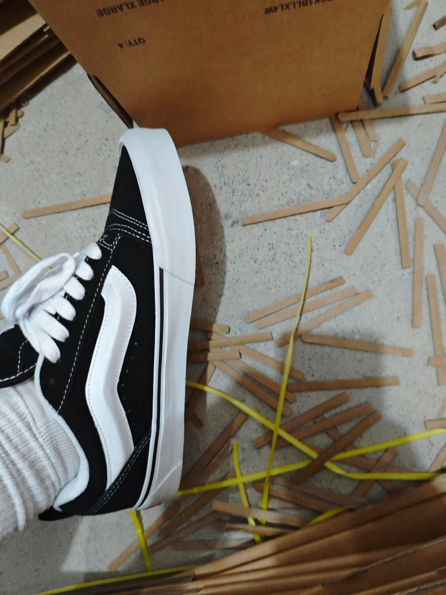 custom review-Vans Knu Skool Устойчивые к истиранию низкие скейтбордические кроссовки унисекс черно-белые